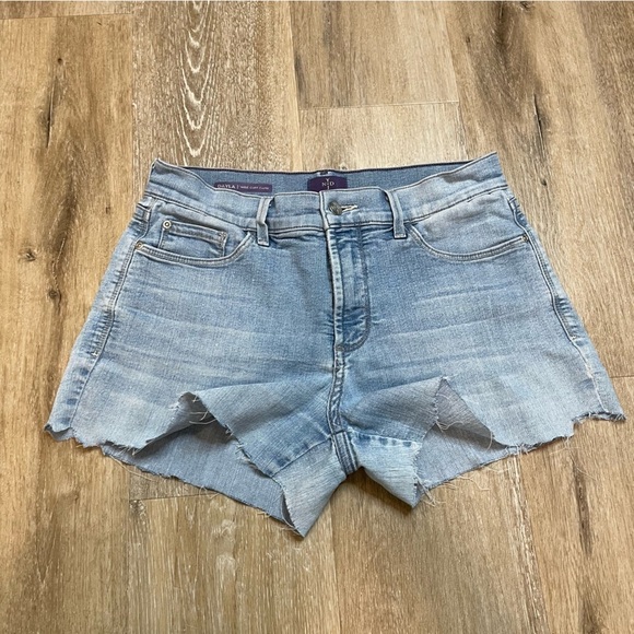 NYJD Cutt Off Shorts Size 6 Jeans Womens Blue Denim Cotton Flat Front Light Blue - Picture 12 of 14